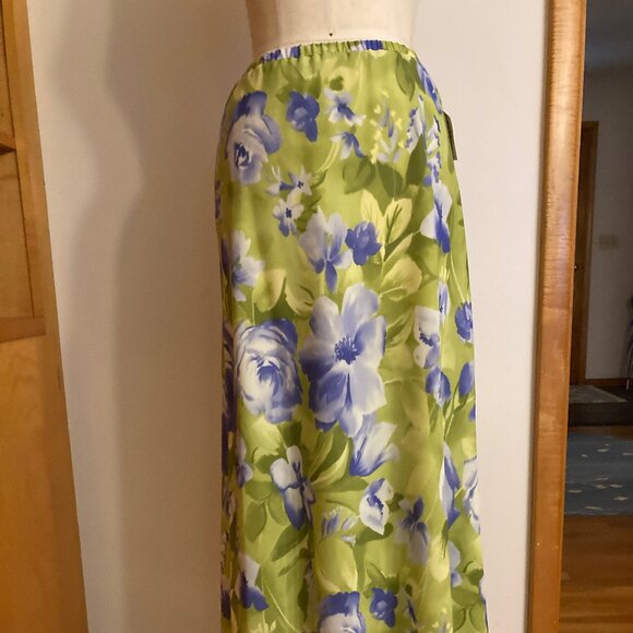 Positive Attitude Skirt Set - Picture 11 of 13